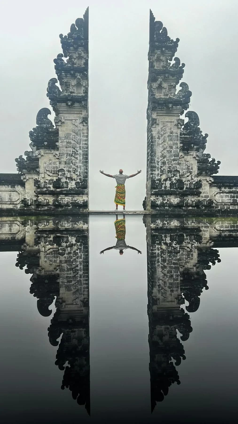 Bali Instagram / Gate of Heaven Tour - Gate of Heaven and waterfall